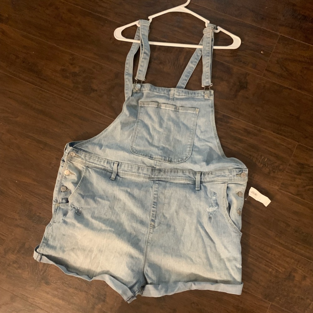 Old Navy Plus Size Light Blue Women's Jean Overall Shorts